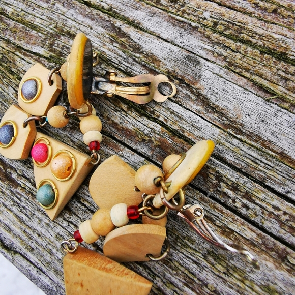 Vintage Wooden Clip On Earrings - Picture 5 of 9
